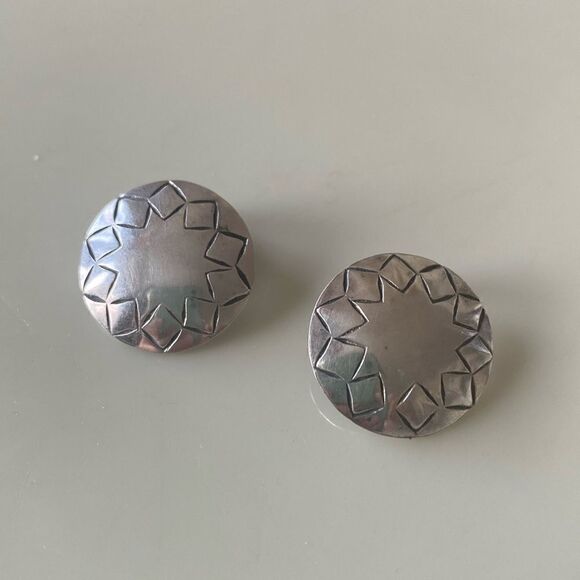 Vintage Navajo silver earrings - Picture 1 of 3